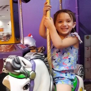 Meet your Posher, Lacy